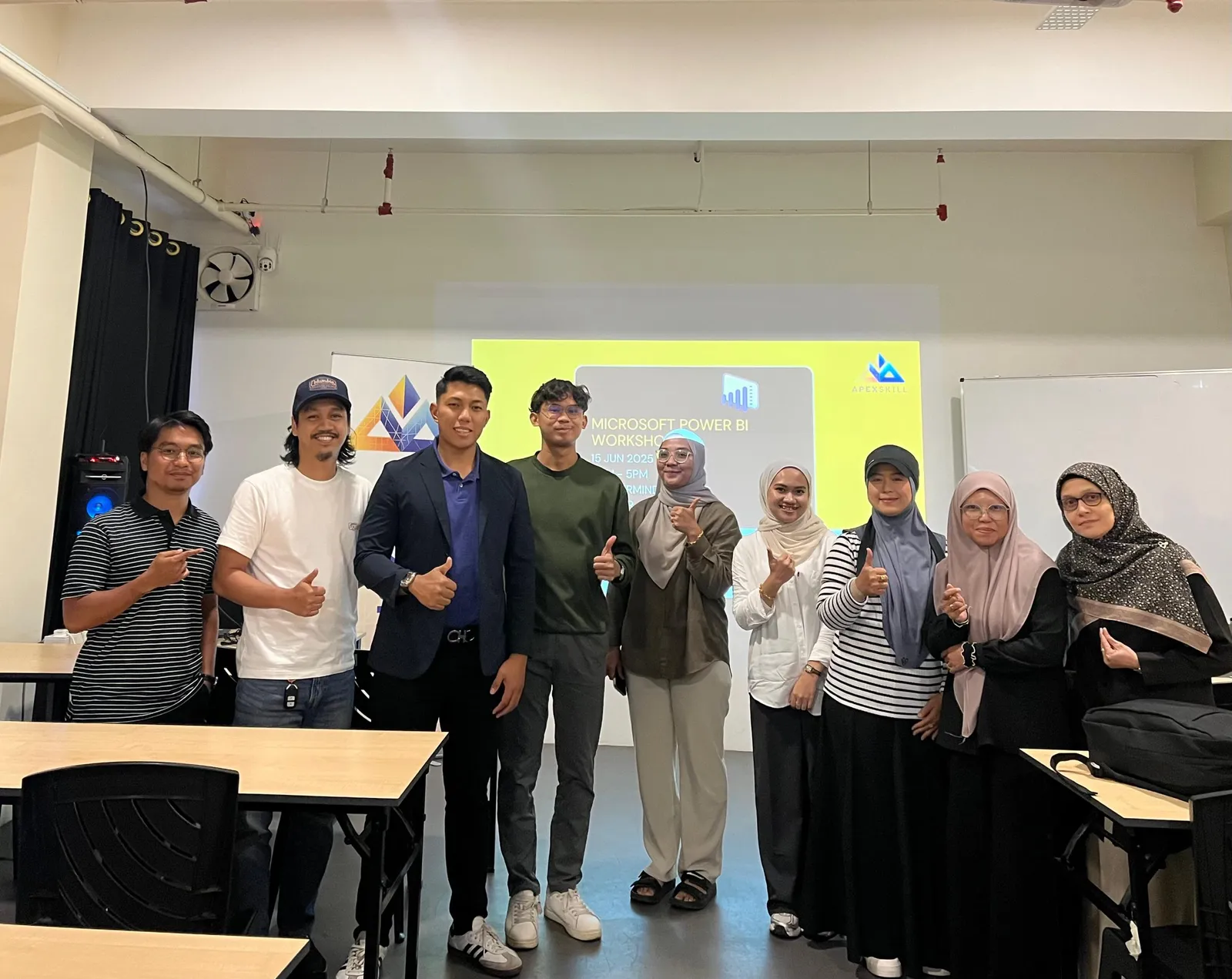 Sesi bergambar selepas kelas